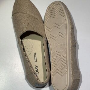 TOMS Classic Beige Canvas Slip-Ons